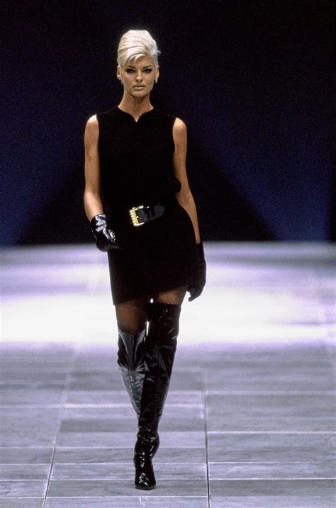 versace fashion show 1991